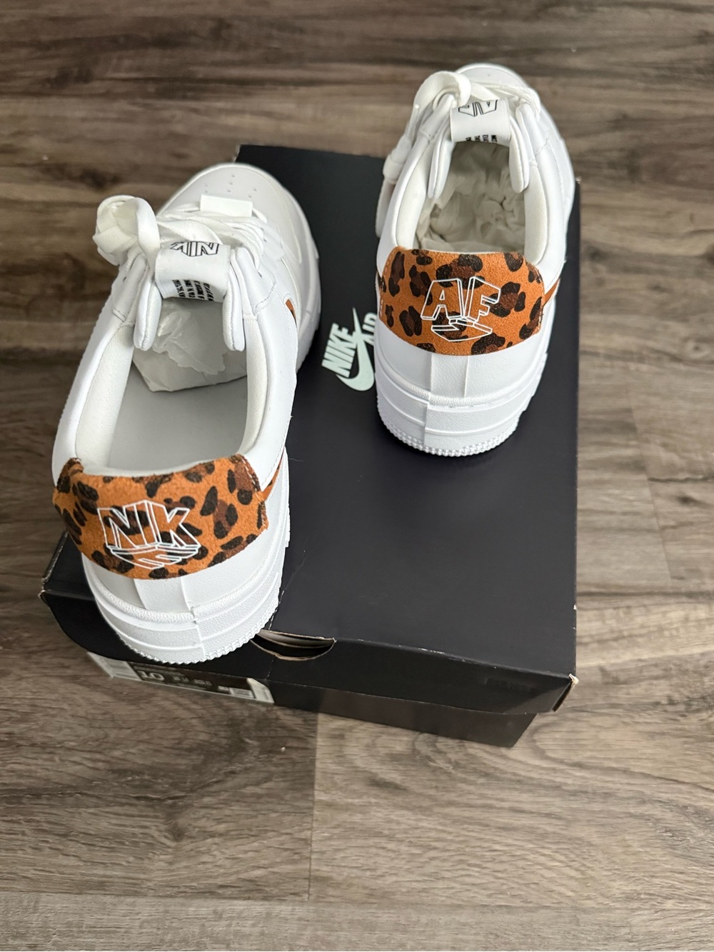 Nike Women's AIR FORCE 1 PIXEL SE, NEW NEVER WORN with Leopard Print Accent - Picture 5 of 14
